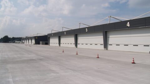 Einbruchhemmende Sektionaltore – Protec Industrial Doors Abbildung eines einbruchhemmenden Sektionaltores für Hochsicherheitsanwendungen, geliefert von Protec Industrial Doors